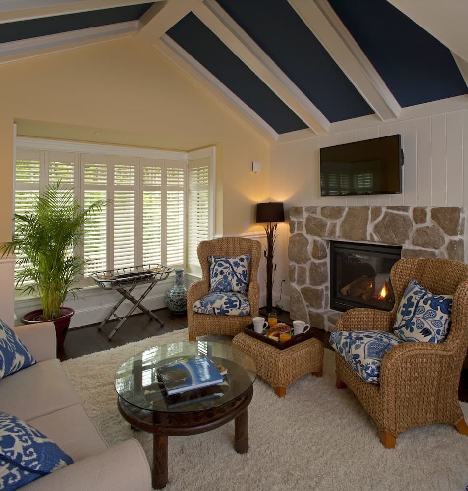 The Inn at Pleasant Beach gallery photo in Bainbridge Island, WA — image 27
