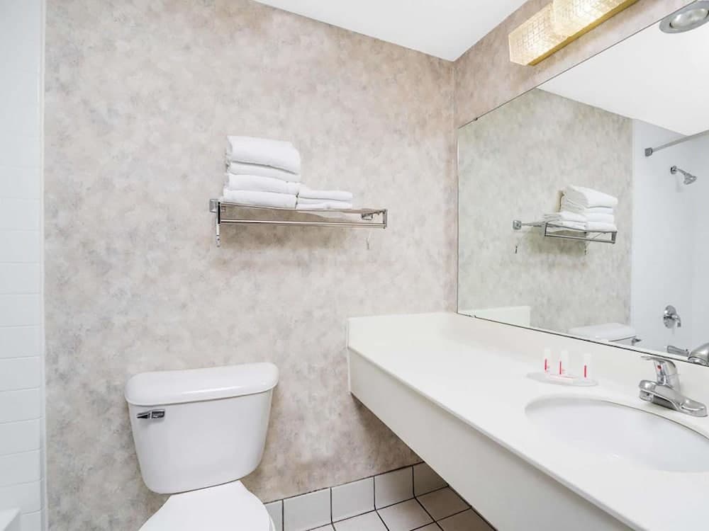 Blue Way Inn La crosse Extended Stay interior in La Crosse, WI — gallery photo 2