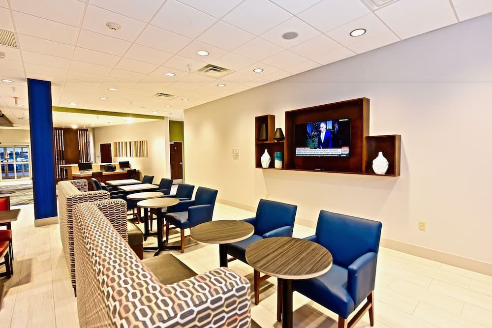 Holiday Inn Express & Suites Perryville by IHG property views in Perryville, MO — gallery photo 3
