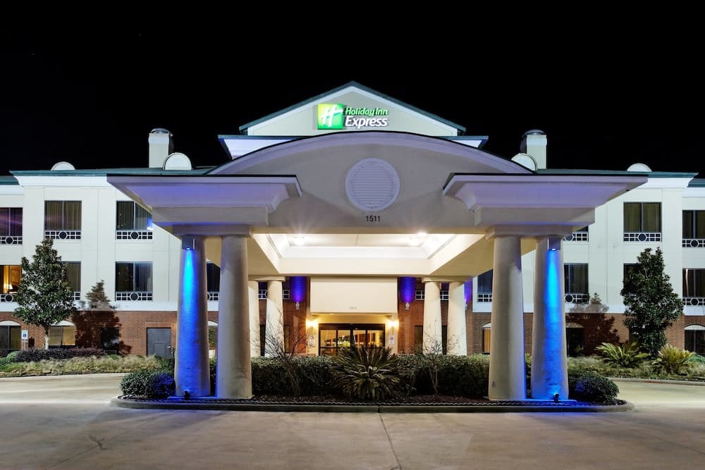 Holiday Inn Express Crockett by IHG featured exterior or lobby in Crockett, TX — similar hotel