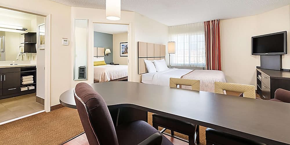 Sonesta Simply Suites Chicago Naperville property views in Warrenville, IL — gallery photo 3