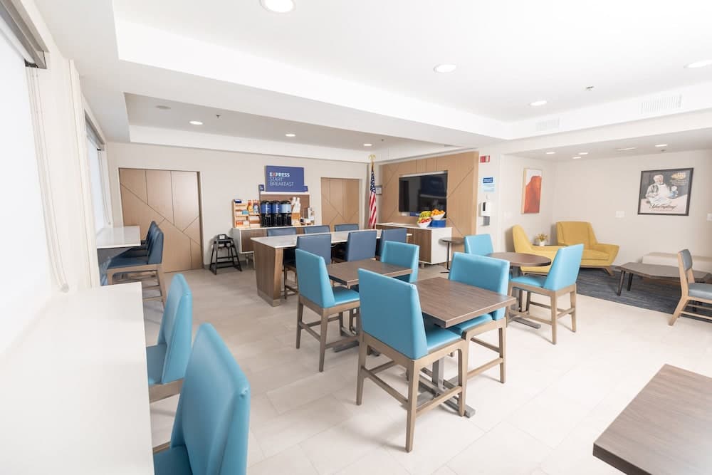Holiday Inn Express Hotel & Suites Frackville by IHG property views in Frackville, PA — gallery photo 3