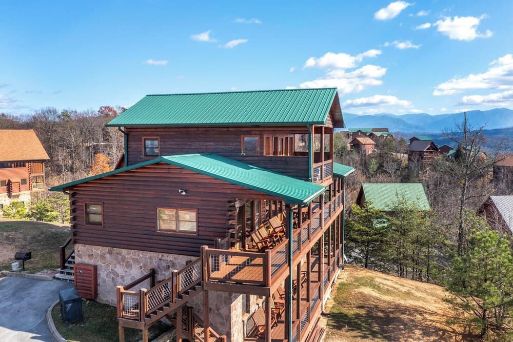 Heavenly Hideaway property views in Sevierville, TN — gallery photo 3