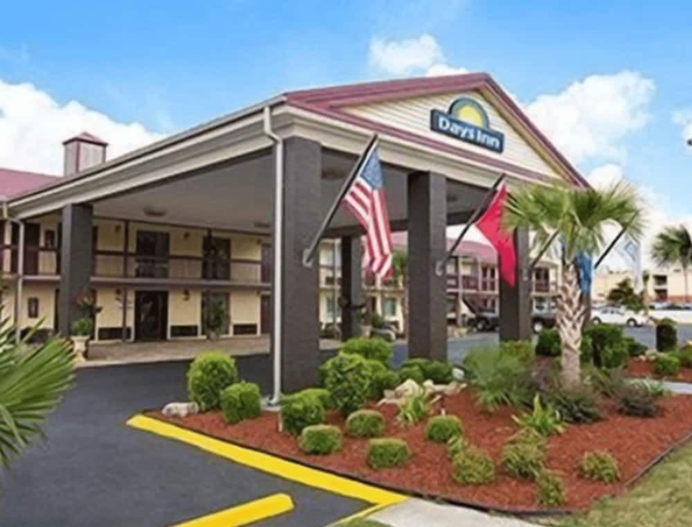 Days Inn by Wyndham West Memphis featured exterior or lobby in West Memphis, AR — similar hotel