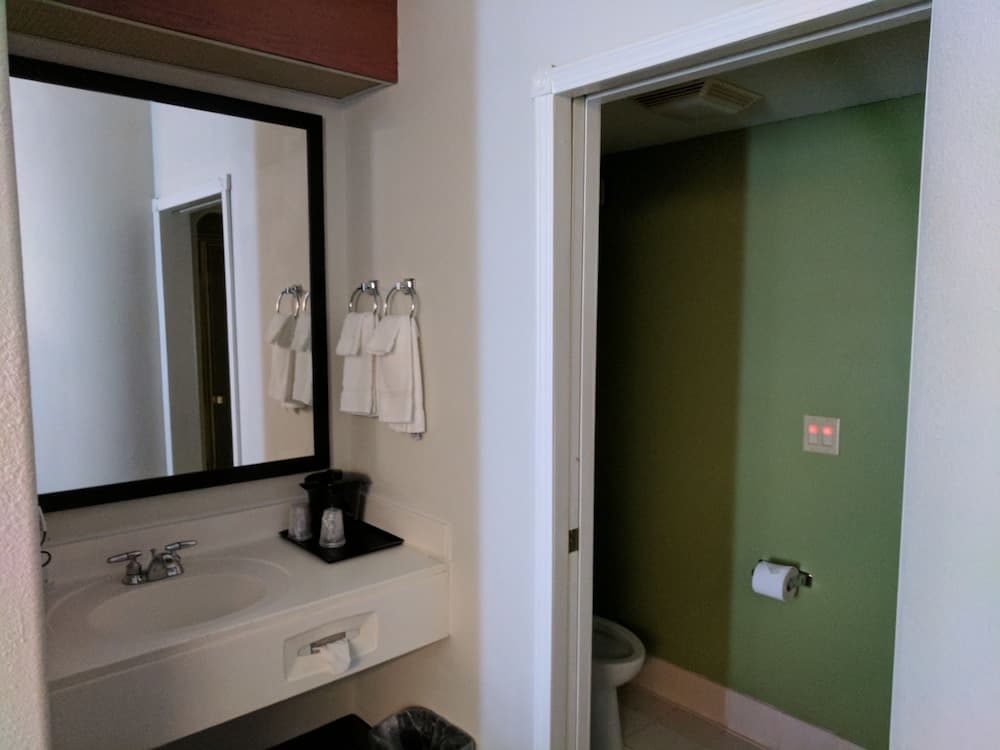 Sleep Inn & Suites Oregon - Toledo gallery photo in Oregon, OH — image 31