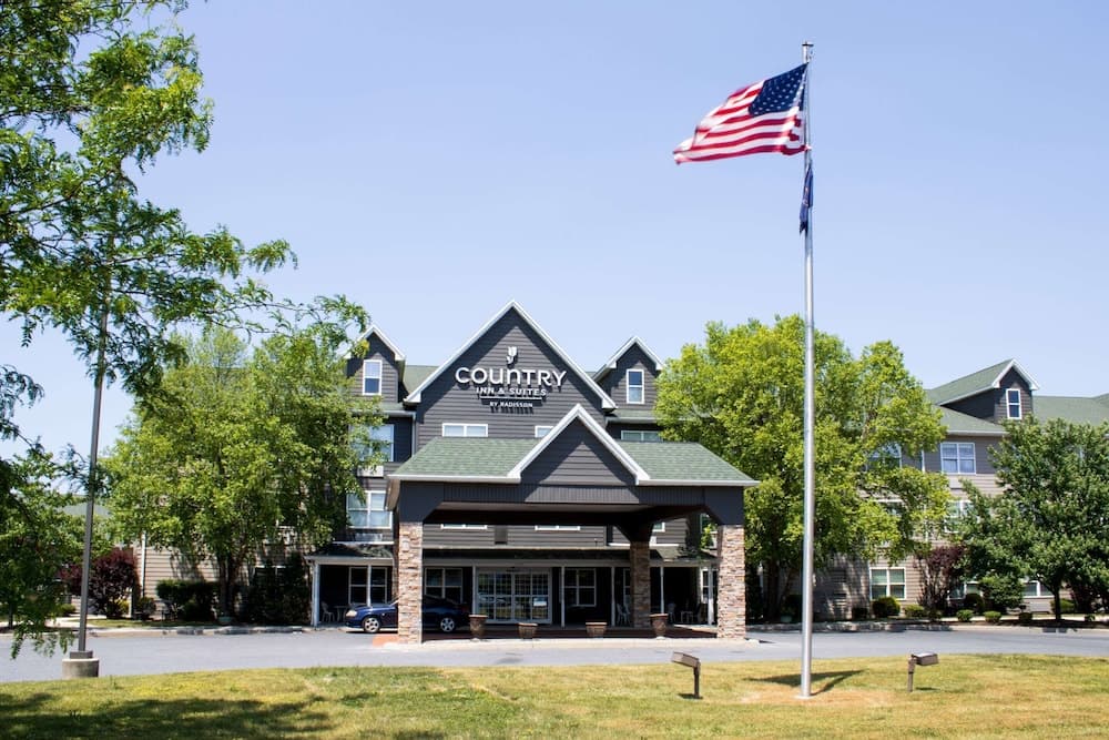 Country Inn & Suites by Radisson, Carlisle, PA featured exterior or lobby in Carlisle, PA — similar hotel