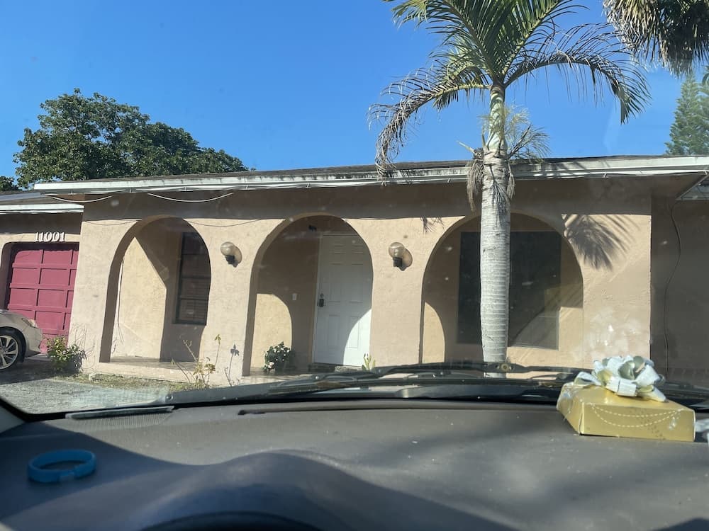 Cozy Guest House Florida Sunrise featured exterior or lobby in Sunrise, FL — similar hotel