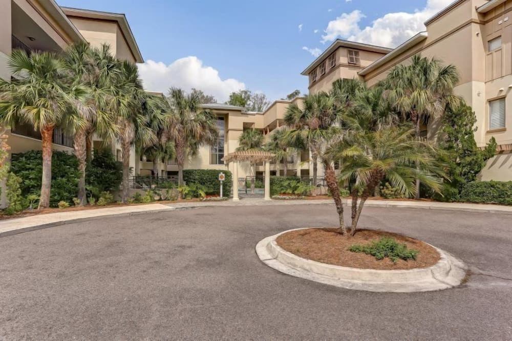 2515 Tennis Villa King Suite — hotel in Fernandina Beach, Florida