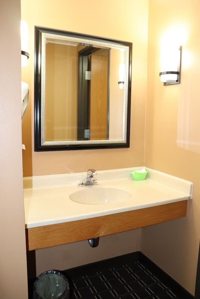 Prairie Inn and Suites Holmen/La Cross gallery photo in Holmen, WI — image 23