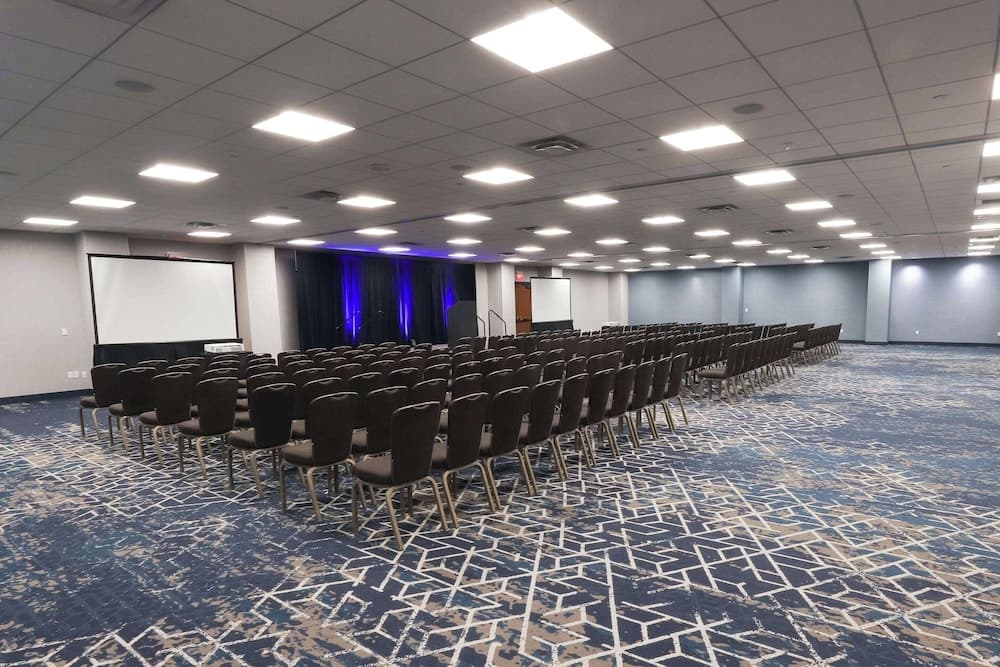 Radisson Plaza Hotel at Kalamazoo Center gallery photo in Kalamazoo, MI — image 90