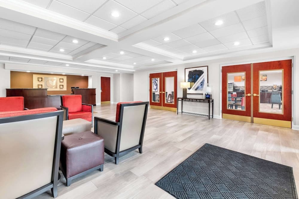 Comfort Inn Harriman interior in Harriman, TN — gallery photo 2