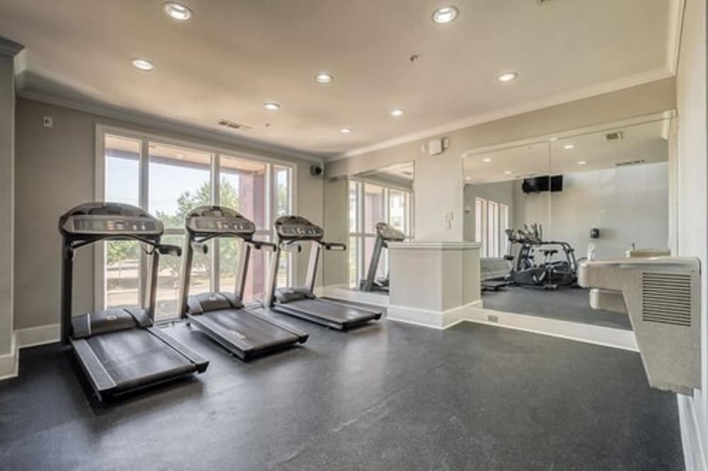 Modern Uptown Dallas Stay by Amyfinehouse property views in Dallas, TX — gallery photo 3