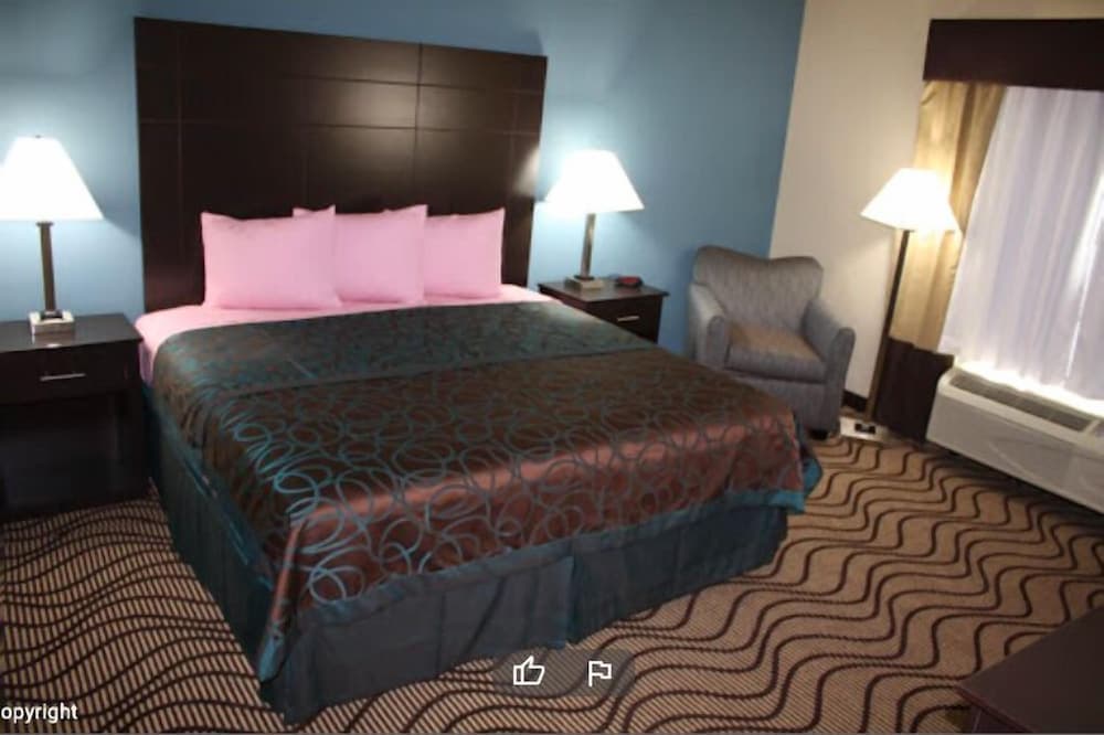 La Plaza Inn & Suites property views in Freer, TX — gallery photo 3