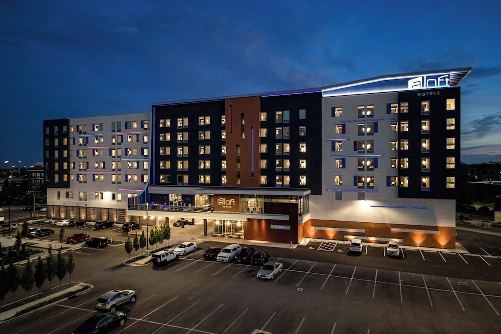 Aloft Columbus University District featured exterior or lobby in Columbus, OH — similar hotel