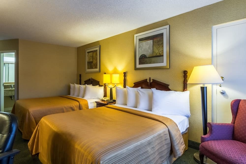 Quality Inn Manassas interior in Manassas, VA — gallery photo 2