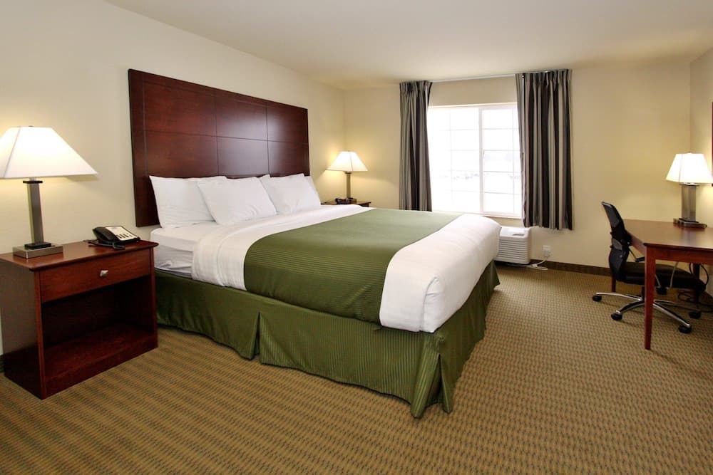 Cobblestone Inn & Suites property views in Killdeer, ND — gallery photo 3