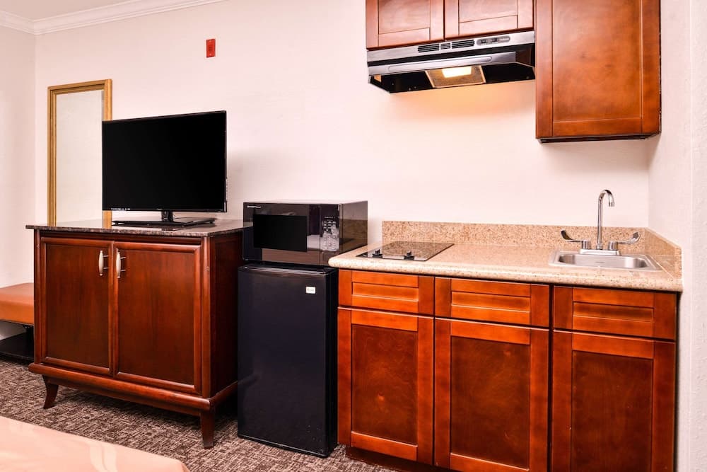 Quality Inn & Suites Beaumont gallery photo in Beaumont, TX — image 6