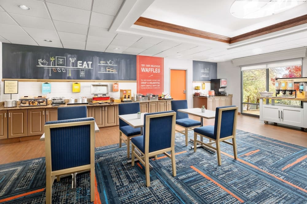 Hampton Inn Columbia gallery photo in Columbia, MD — image 7