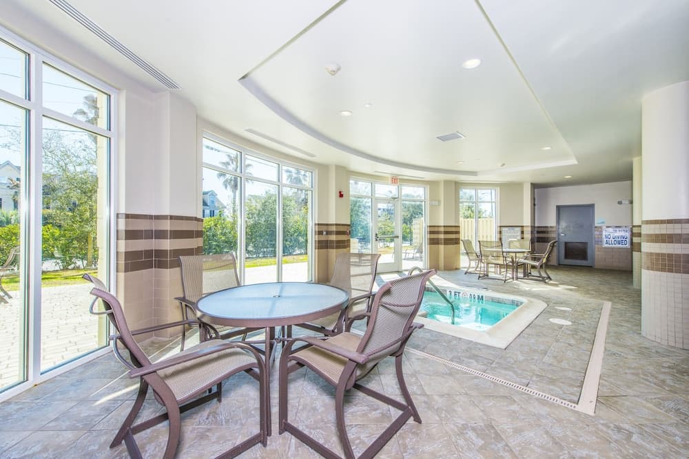 Holiday Inn Express & Suites Charleston Arpt-Conv Ctr Area gallery photo in North Charleston, SC — image 9