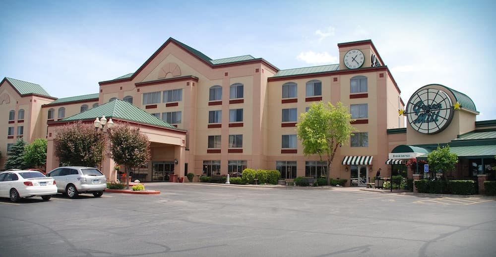 The Plaza Hotel & Suites Winona featured exterior or lobby in Winona, MN — similar hotel