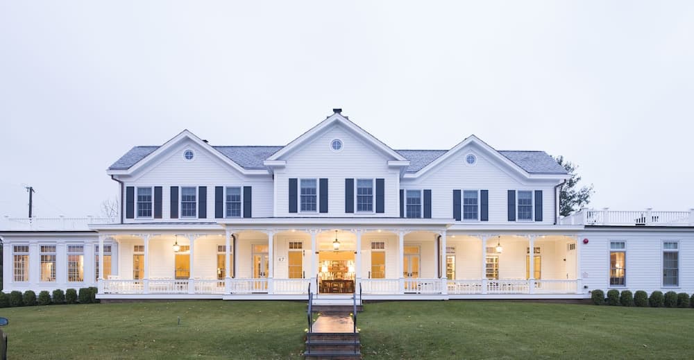 The Quogue Club at Hallock House featured exterior or lobby in Quogue, NY — similar hotel