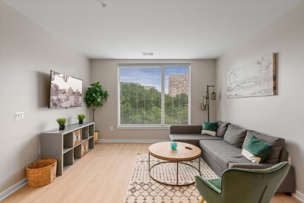 Blake - Alexandria - Apt 403 property views in Alexandria, VA — gallery photo 3
