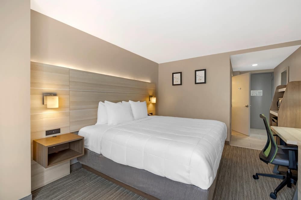 Country Inn & Suites by Radisson, Staten Island gallery photo in Staten Island, NY — image 18