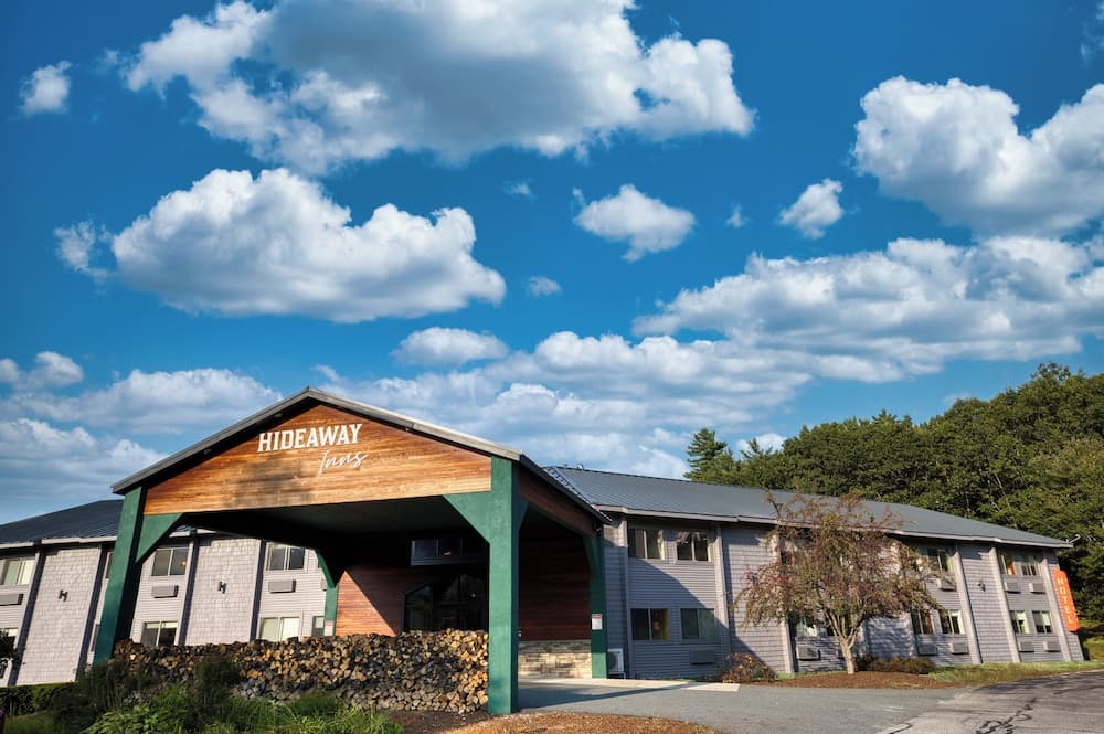 Hideaway Inn Mt.Sunapee featured exterior or lobby in Newbury — similar hotel
