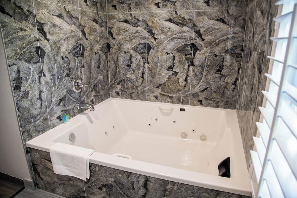 Pico Rivera Inn and Suites interior in Pico Rivera, CA — gallery photo 2