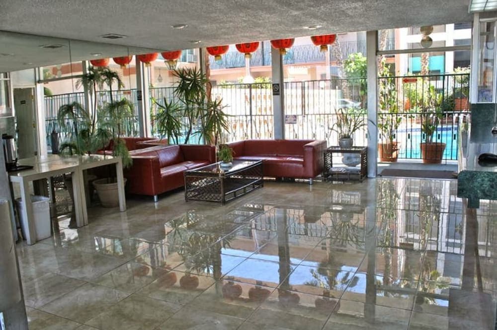 Royal Century Hotel property views in Inglewood, CA — gallery photo 3