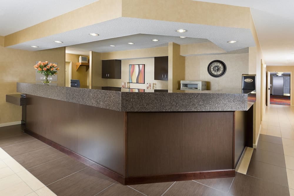Residence Inn Cedar Rapids interior in Cedar Rapids, IA — gallery photo 2