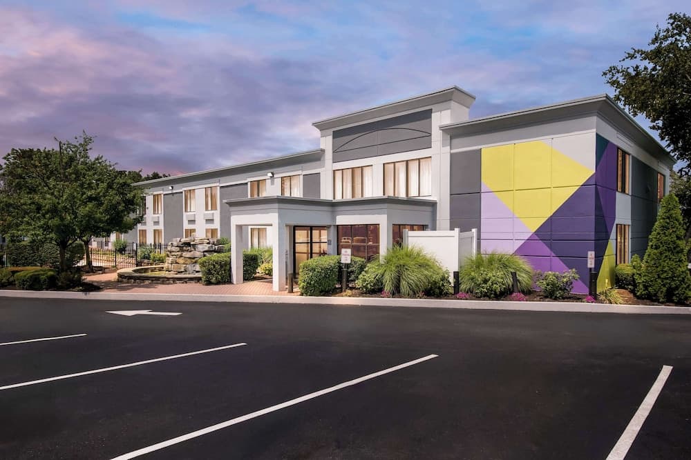 Spark by Hilton Hummelstown Hershey featured exterior or lobby in Hershey, PA — similar hotel