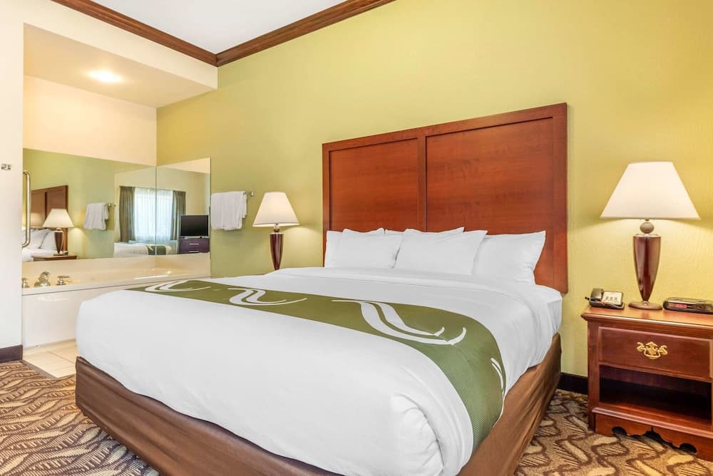 Quality Inn & Suites Zanesville City Center gallery photo in Zanesville, OH — image 25