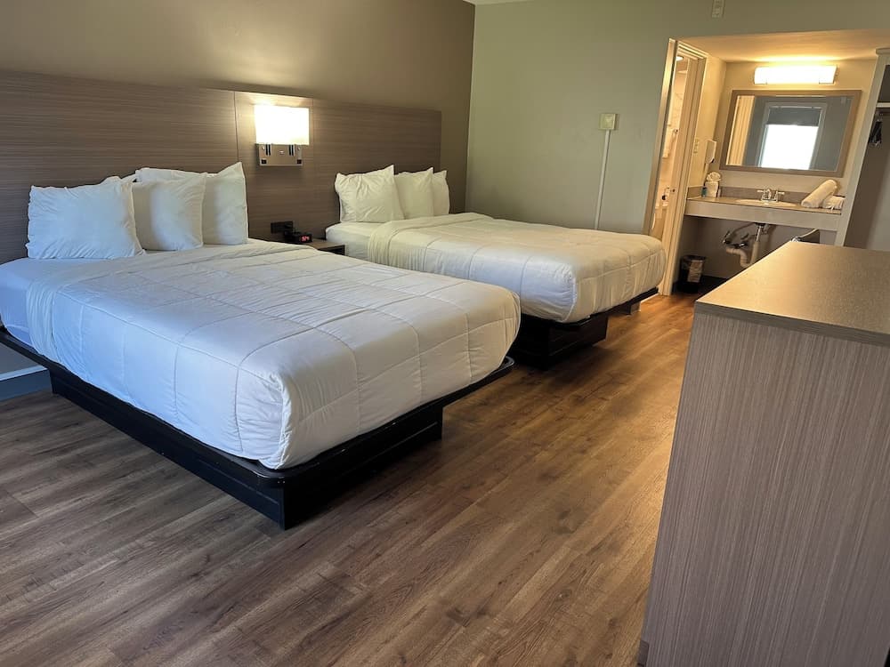 Whaler Inn and Suites gallery photo in New Bedford, MA — image 30