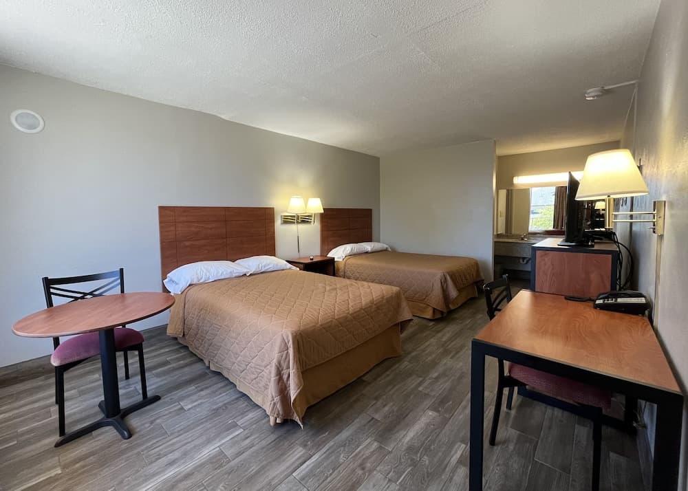 EZ Travel Inn property views in College Station, TX — gallery photo 3