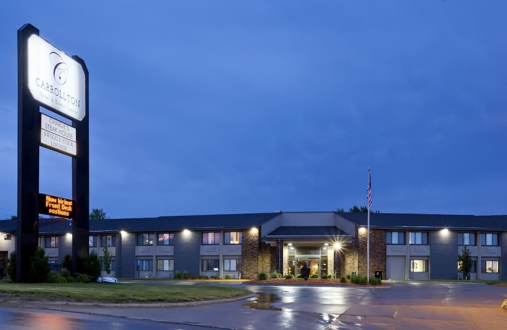 Carrollton Inn featured exterior or lobby in Carroll, IA — similar hotel