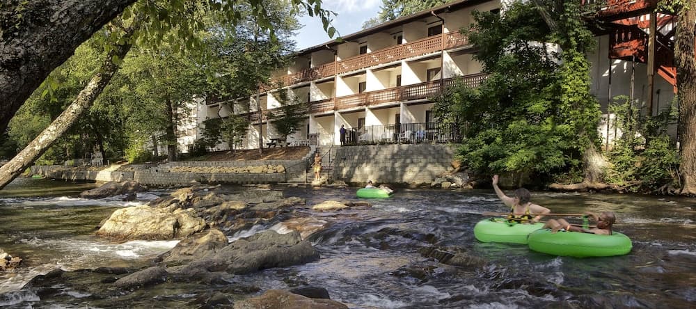 Helendorf River Inn, Suites & Conference Center property views in Helen, GA — gallery photo 3
