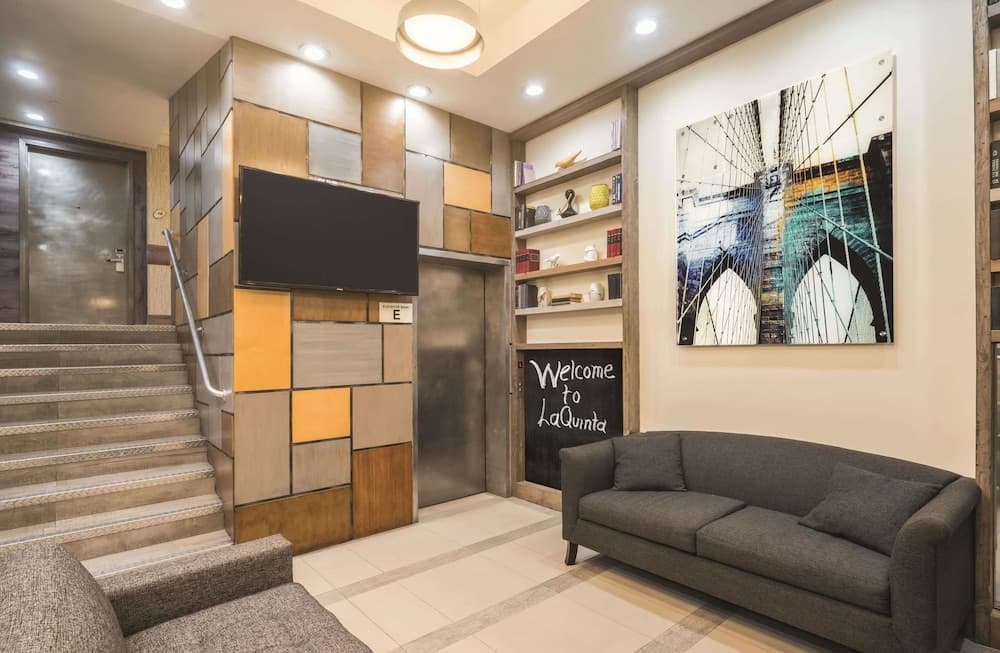 La Quinta Inn & Suites by Wyndham Brooklyn Downtown property views in Brooklyn, NY — gallery photo 3