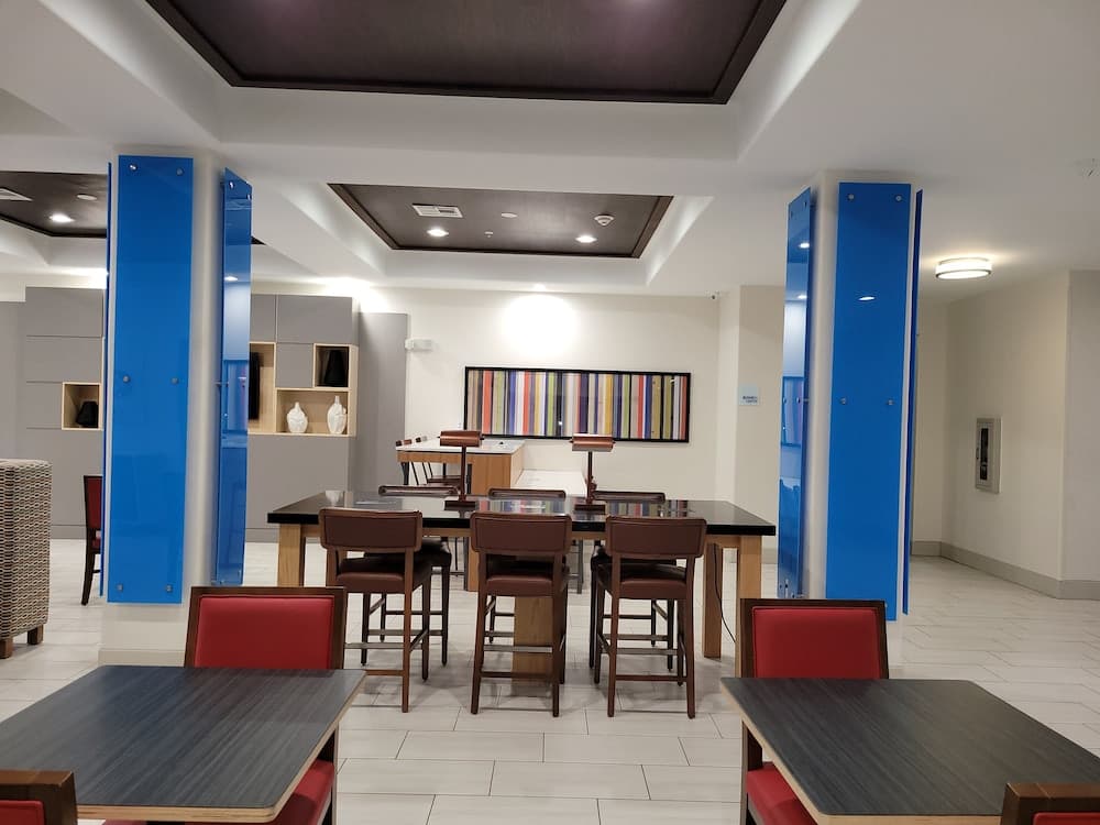 Holiday Inn Express Hotel & Suites VIDOR SOUTH by IHG gallery photo in Vidor, TX — image 31