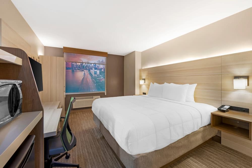 Country Inn & Suites by Radisson, Staten Island gallery photo in Staten Island, NY — image 26