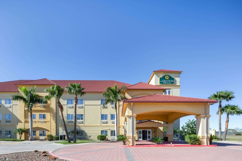La Quinta Inn & Suites by Wyndham Raymondville featured exterior or lobby in Raymondville, TX — similar hotel