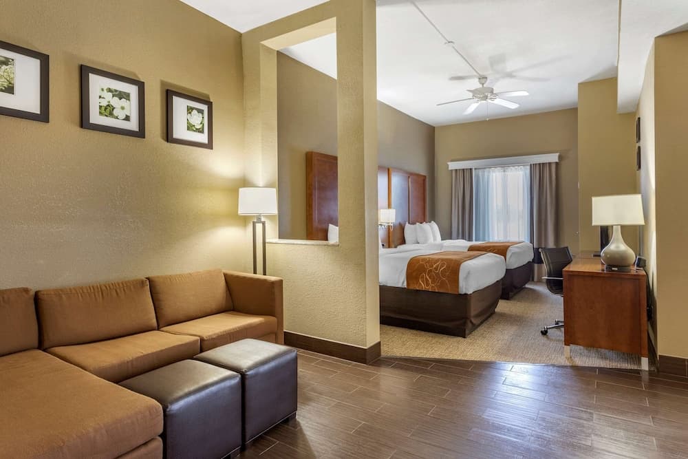 Comfort Suites Batesville property views in Batesville, MS — gallery photo 3