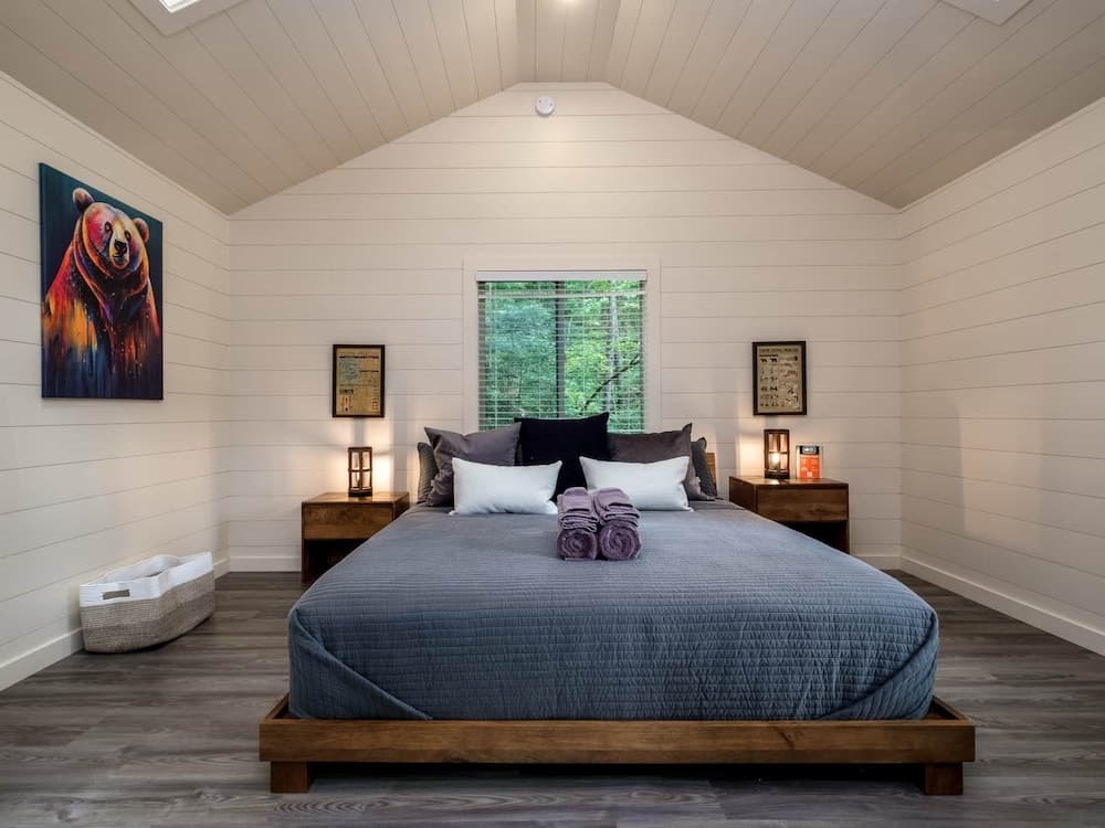 Lazy Bear featured exterior or lobby in Balsam Grove — similar hotel