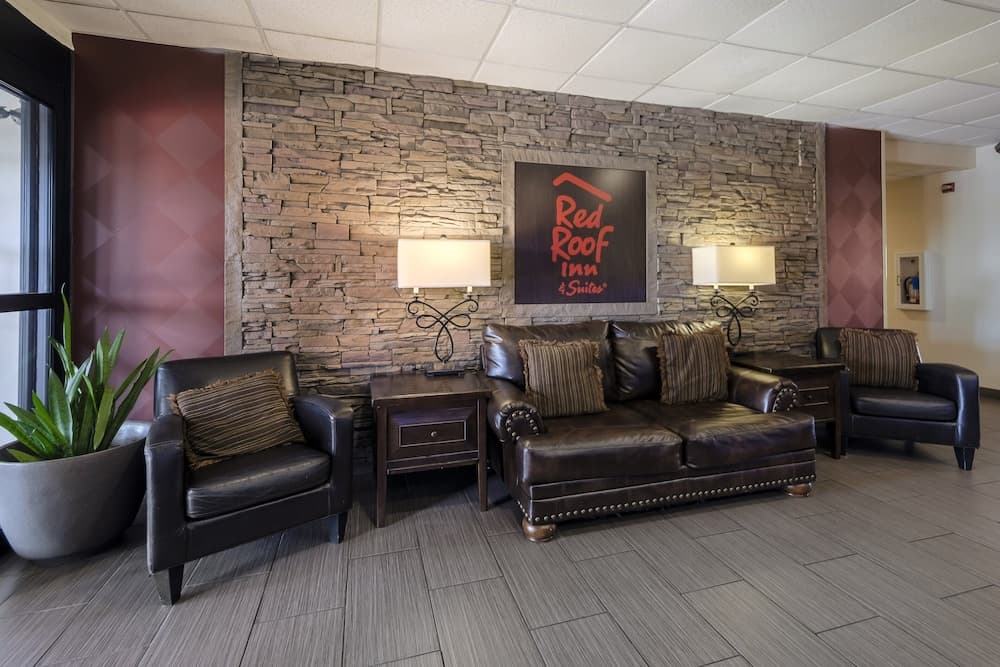 Red Roof Inn Yemassee interior in Yemassee, SC — gallery photo 2