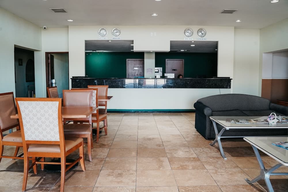 Hotel Bluestone interior in Eloy, AZ — gallery photo 2