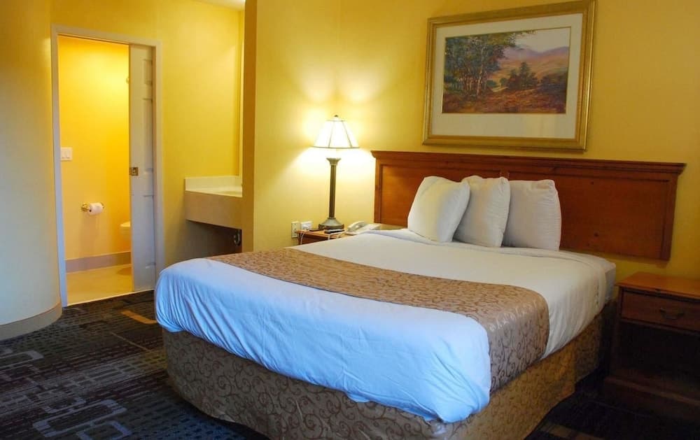 Americas Best Value Inn Addison Dallas interior in Addison, TX — gallery photo 2