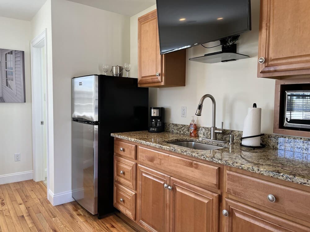 Beach Breeze Inn gallery photo in Falmouth, MA — image 17