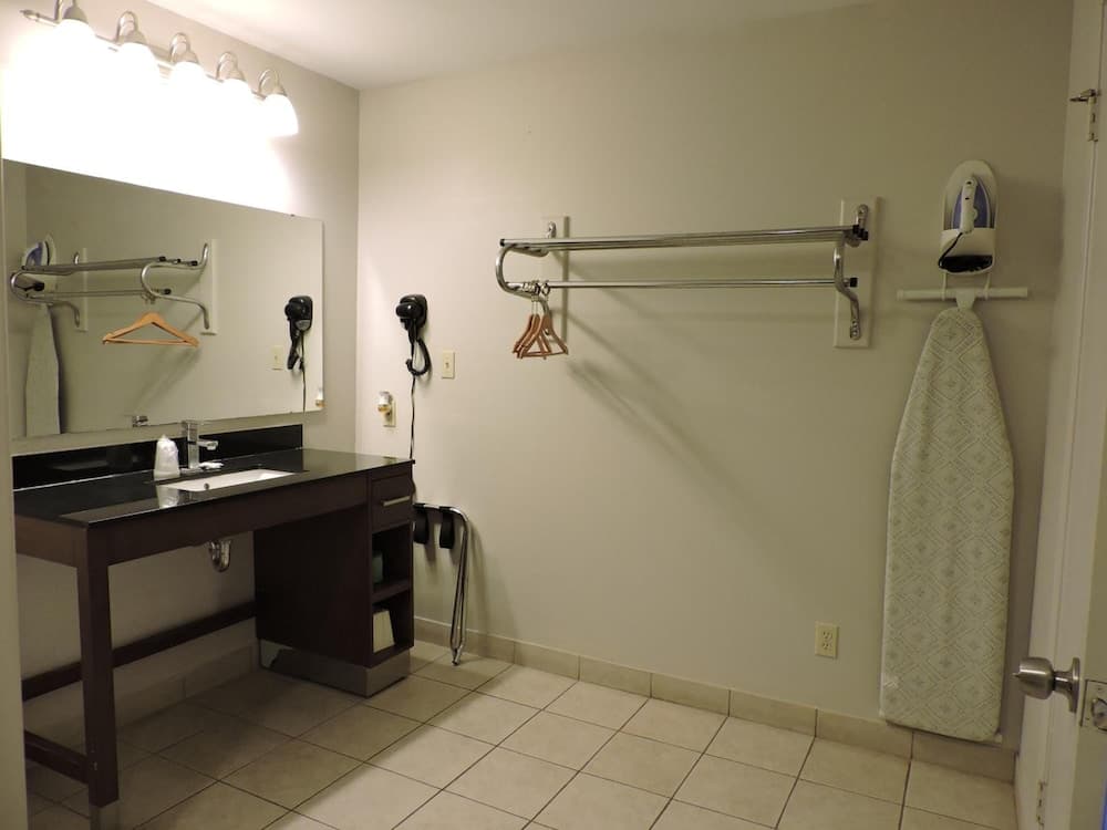 Riata Inn interior in Rankin, TX — gallery photo 2