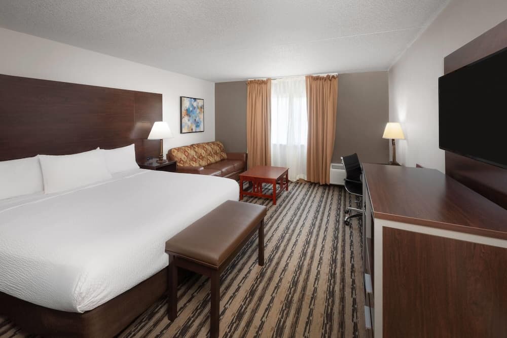 Endeavor Inn & Suites, Trademark Collection by Wyndham gallery photo in Topeka, KS — image 18