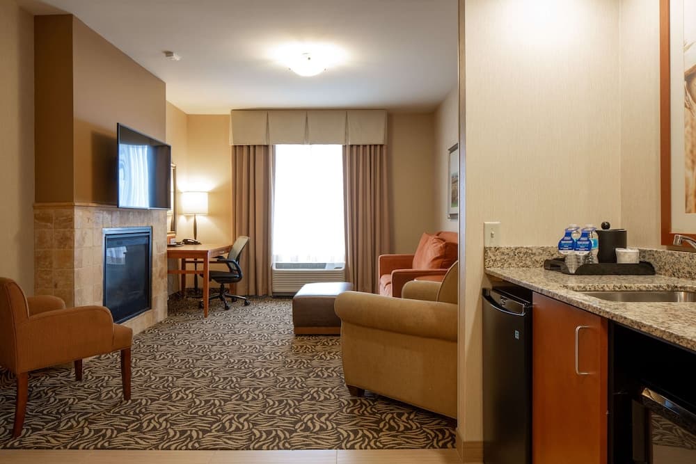 Hilton Garden Inn Cedar Falls interior in Cedar Falls, IA — gallery photo 2